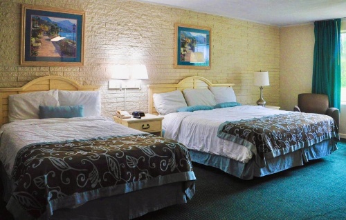 Azalea Inn & Suites image 14