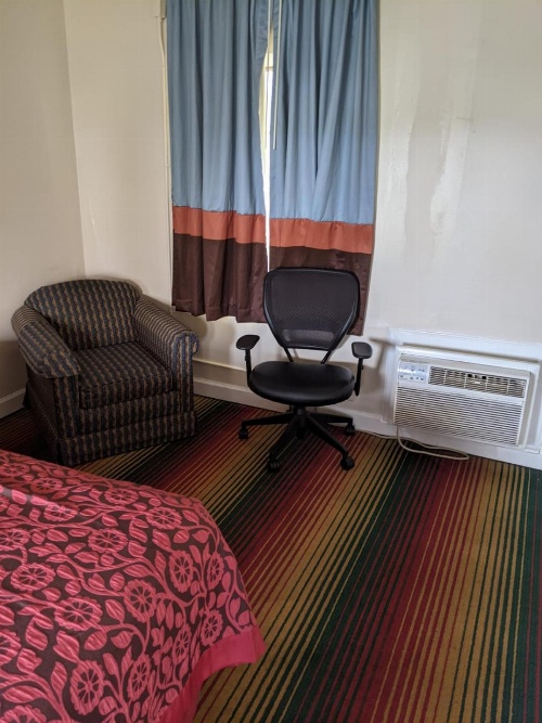 Azalea Inn & Suites image 3